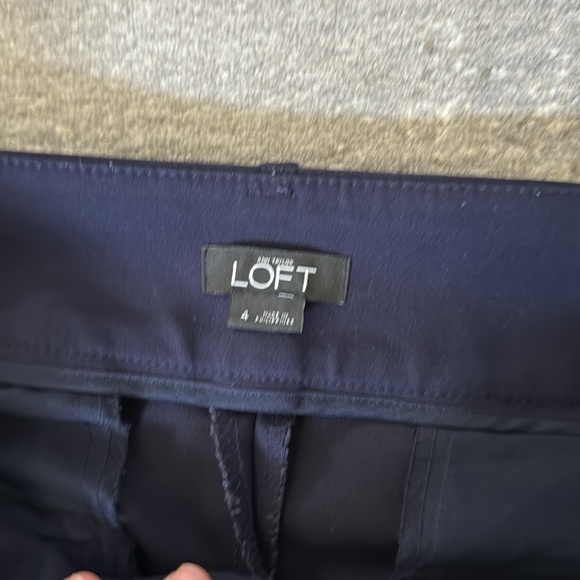 Ann Taylor Loft Skinny Ankle Pants in Curvy Fit (Size 4) - Picture 2 of 6